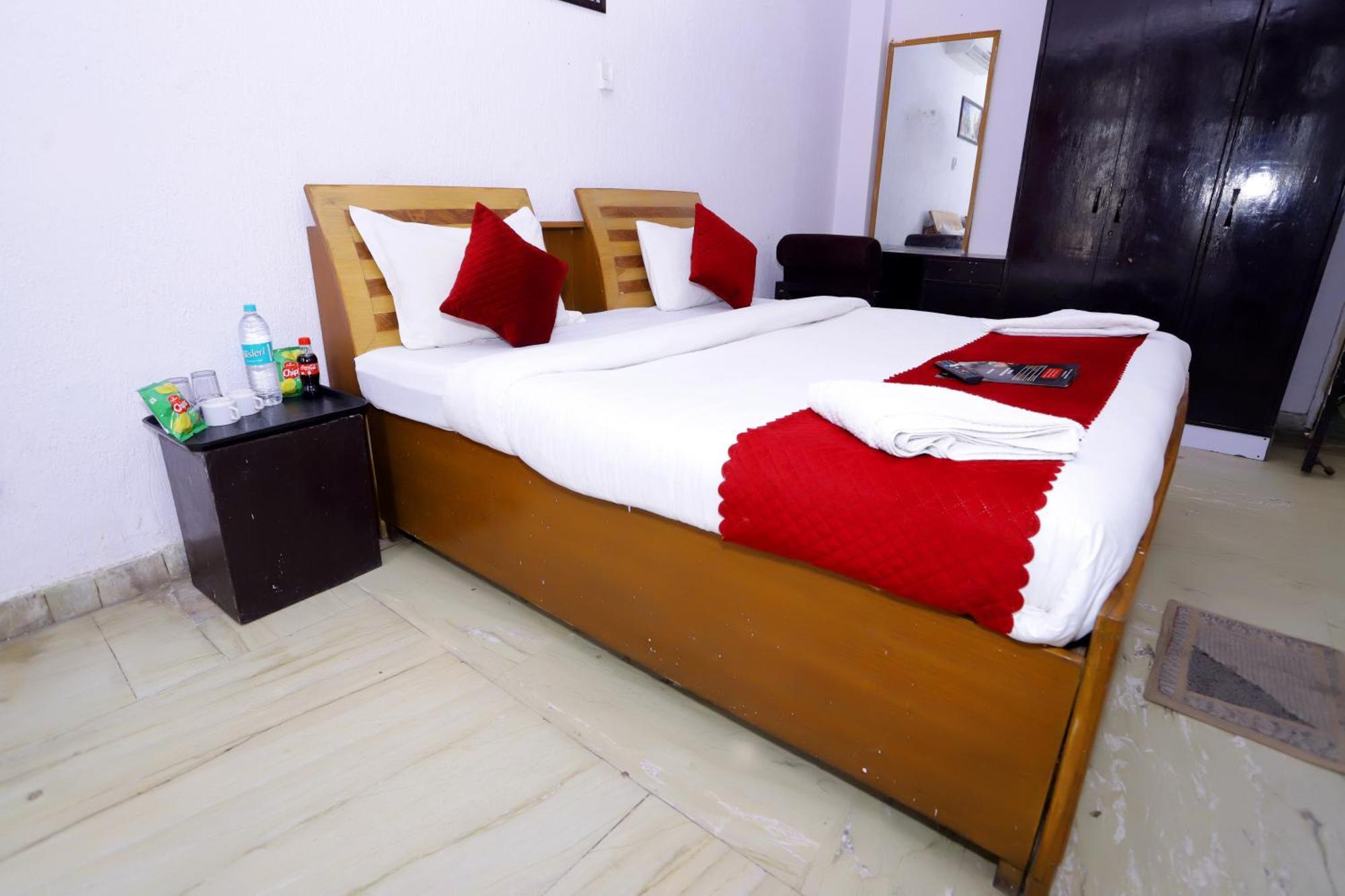 Hotel Warm Welcome - Noida Sector 51 Eksteriør billede