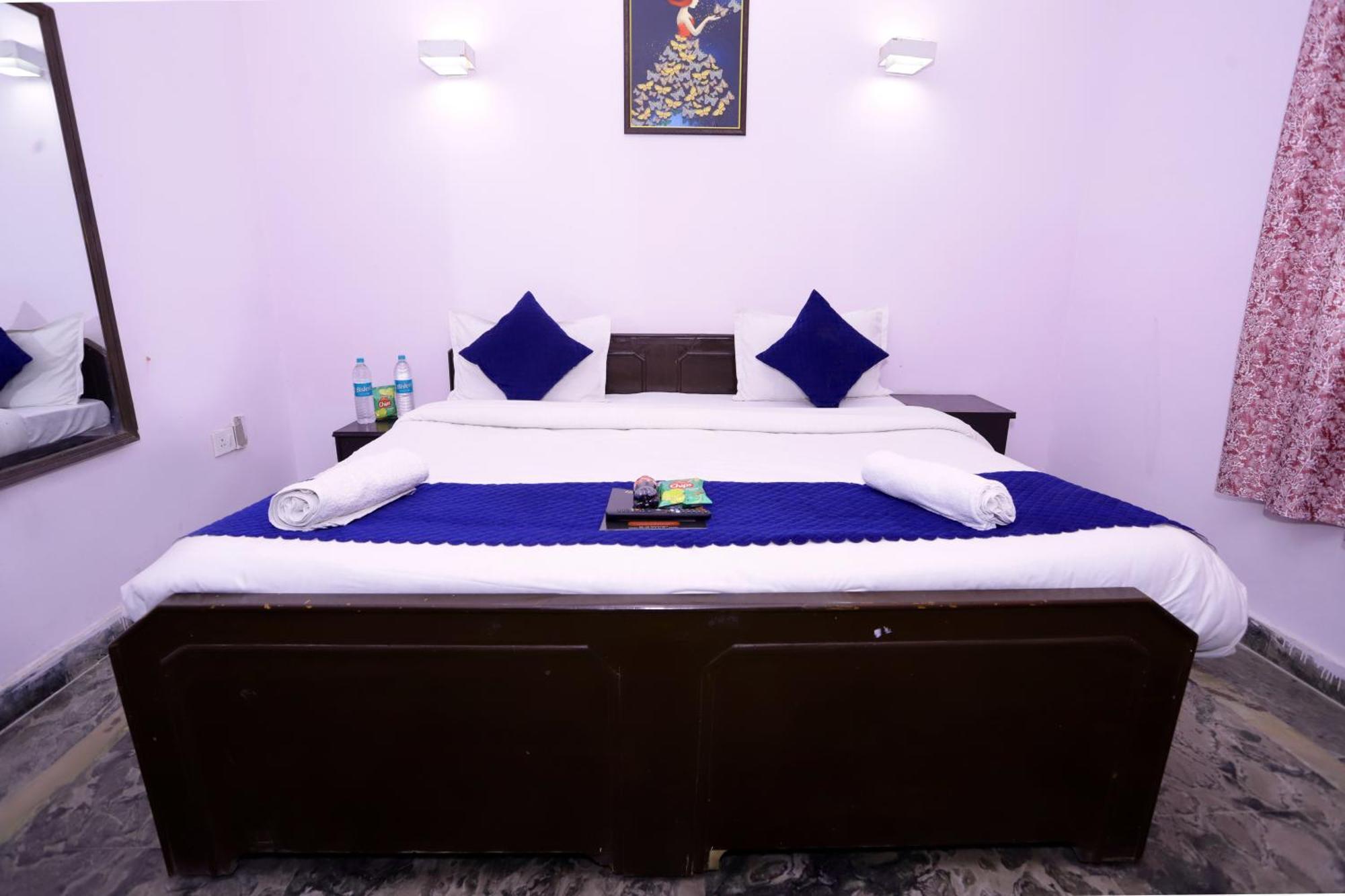 Hotel Warm Welcome - Noida Sector 51 Eksteriør billede